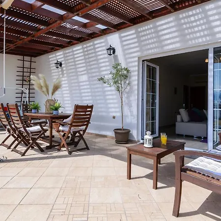 Penthouse In Quiet Neighborhood Near Sandy Daire *