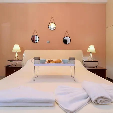 Penthouse In Quiet Neighborhood Near Sandy *