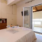 Apartment Penthouse In Quiet Neighborhood Near Sandy