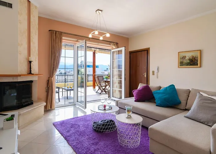 Penthouse In Quiet Neighborhood Near Sandy Appartamento La Canea