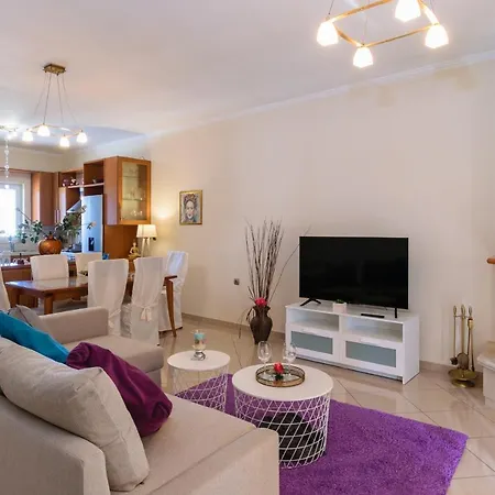 아파트 Penthouse In Quiet Neighborhood Near Sandy